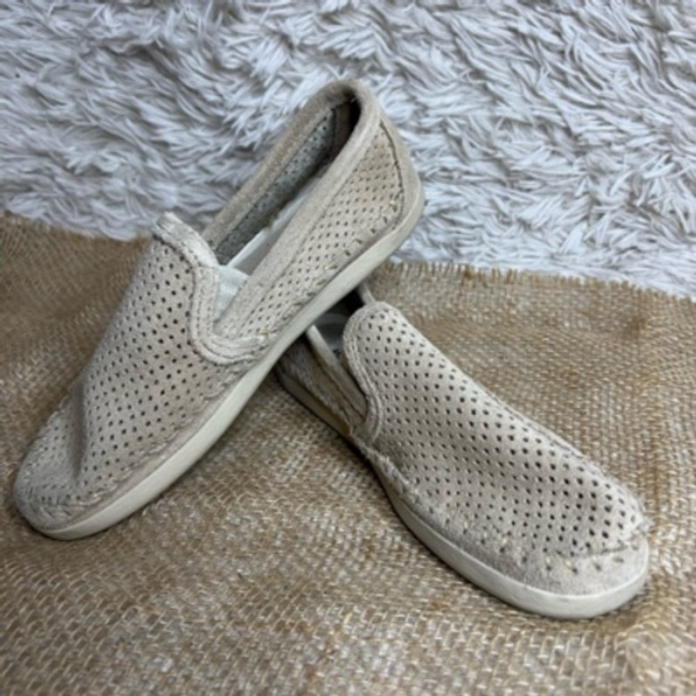 Minnetonka Womens Pacific Loafer Shoes Beige Leather Perforated Moc Toe 5.5